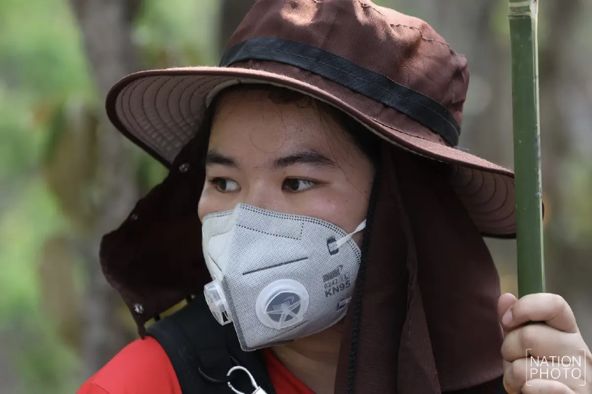 บีบหัวใจ พระครูอ๊อด นำทีมจิตอาสา ลุยดับไฟป่าแม่ทา จ.ลำพูน