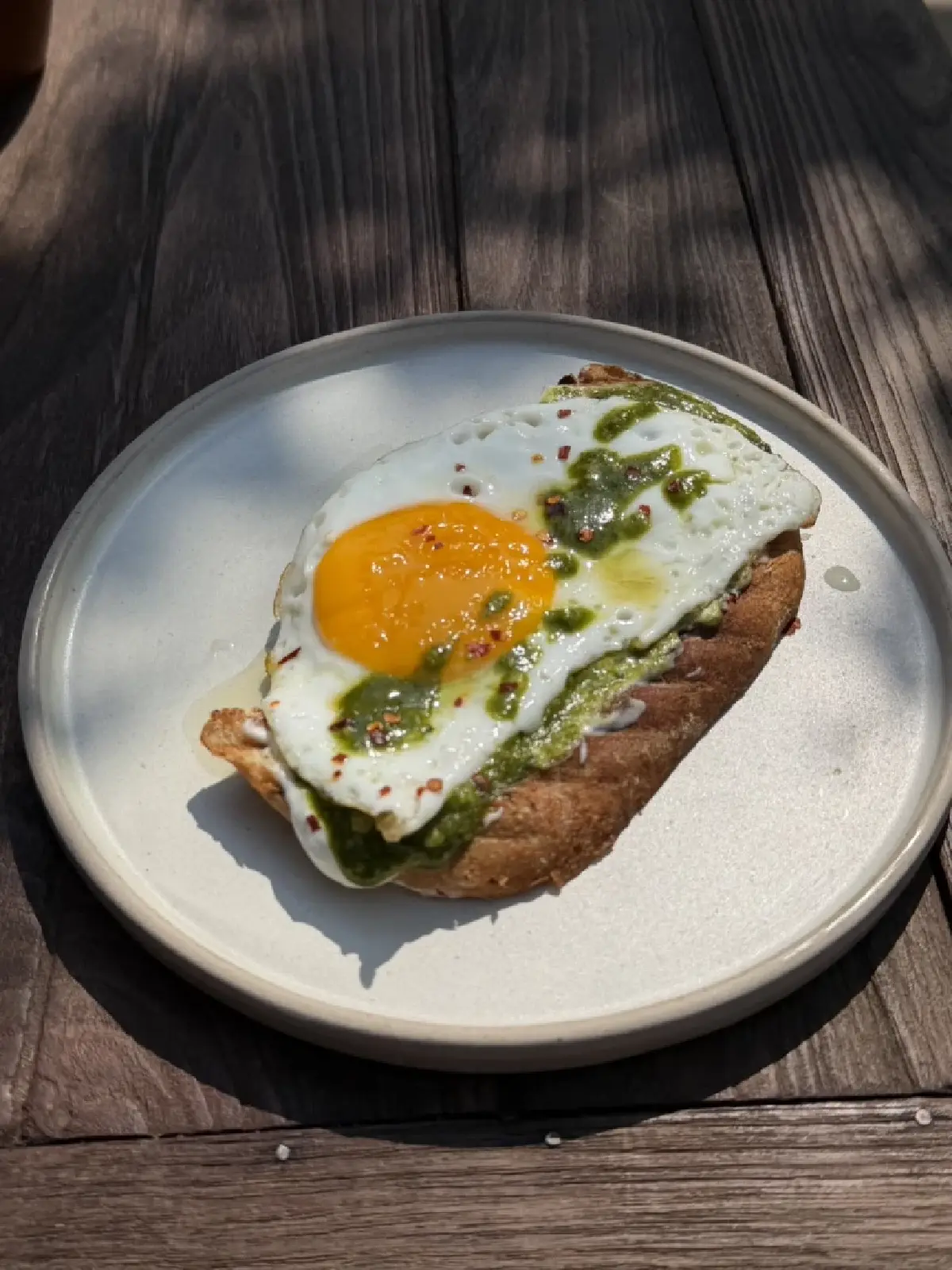 Folks on the beach หาดดงตาล พัทยา หมุดหมาย (ไม่) ลับ กับ Vibe ริมทะเล เอาใจคนรักชายหาด