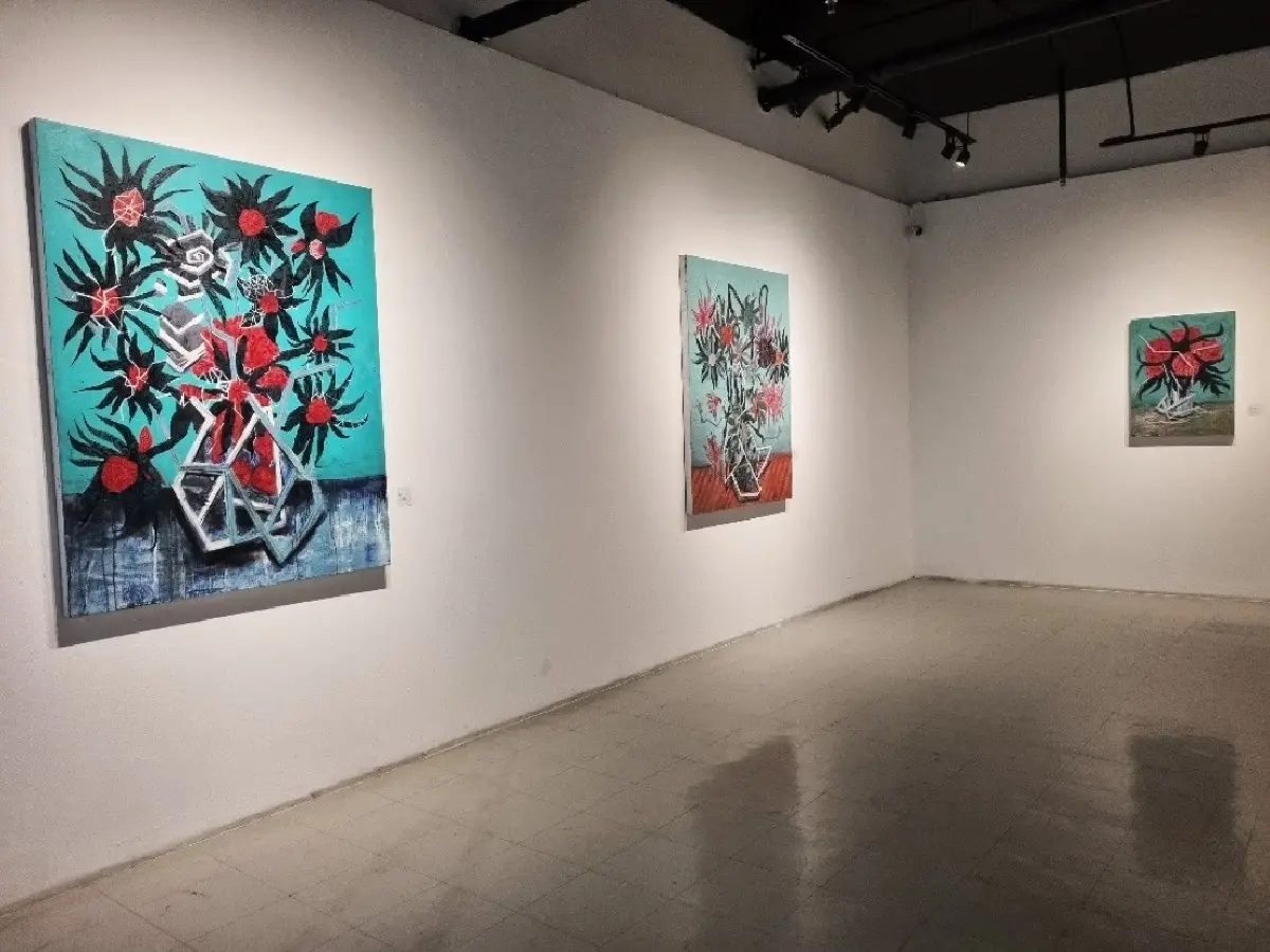 พินิจพันธุ์ : วิทย์กับศิลป์ในภาพหุ่นนิ่งของ ‘พีรเวทย์ กระแสโสม’