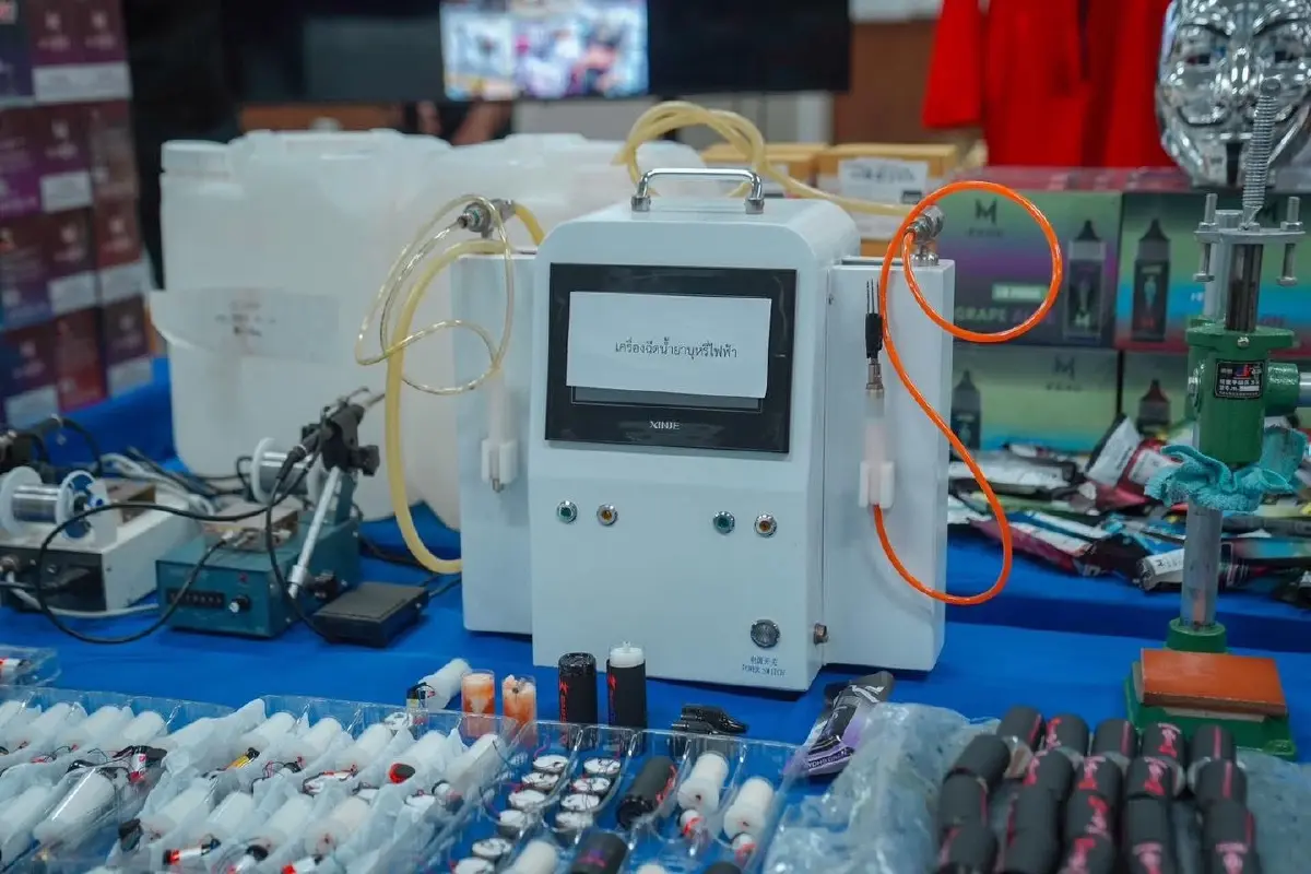 ทลายโรงงานโกดังบุหรี่ไฟฟ้าออนไลน์รายใหญ่ ยึดของกลาง 40 ล้าน