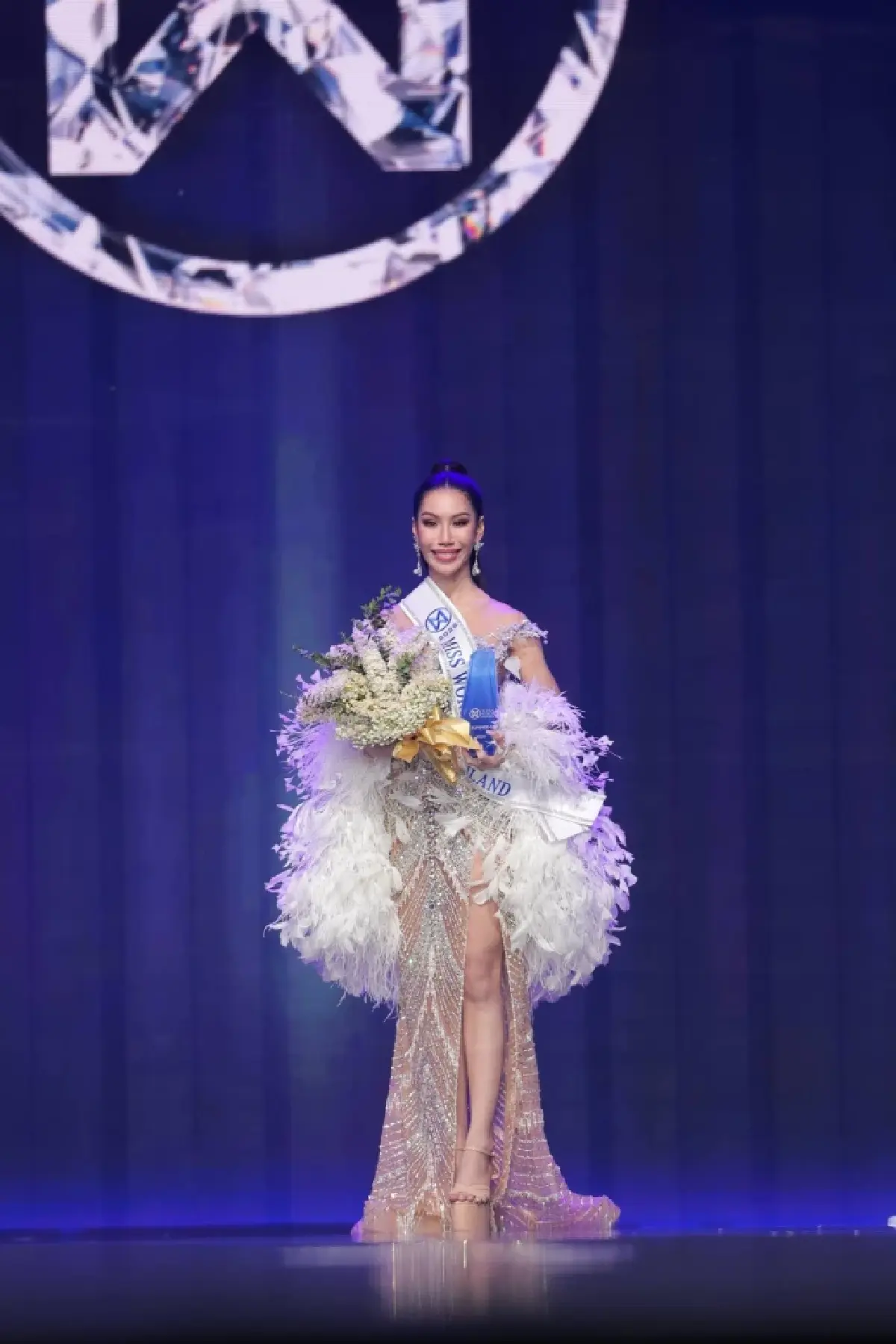 น้ำผึ้ง กานต์ธีรา จากสาวชาติพันธุ์สู่มงกุฎ มิสเวิลด์ไทยแลนด์ 2026