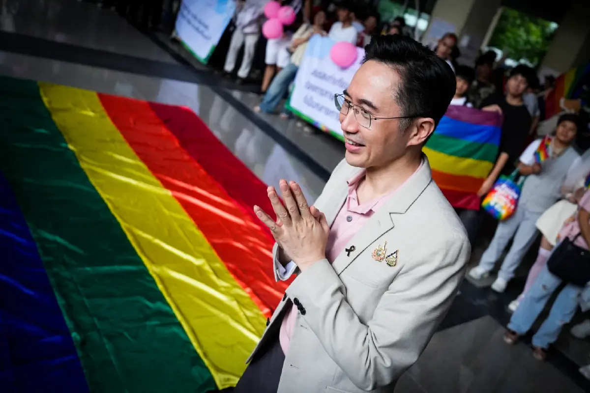 'รมต.-ผู้สมัคร ผู้ว่าฯกทม.' ลุยน้ำท่วม ร่วมงาน Bangkok Pride 2026