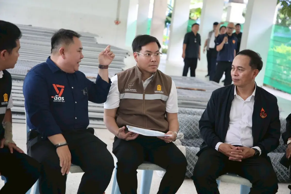 'รมช.ศธ.' ควง สส.ปชน. ตรวจอาคาร 'รร.ทรุด' ย้ำเร่งแก้ปัญหาทันที