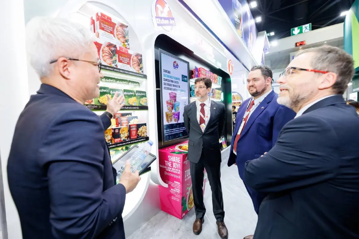 คณะทูตนานาประเทศชมนวัตกรรมอาหารซีพีเอฟในงาน THAIFEX 2026