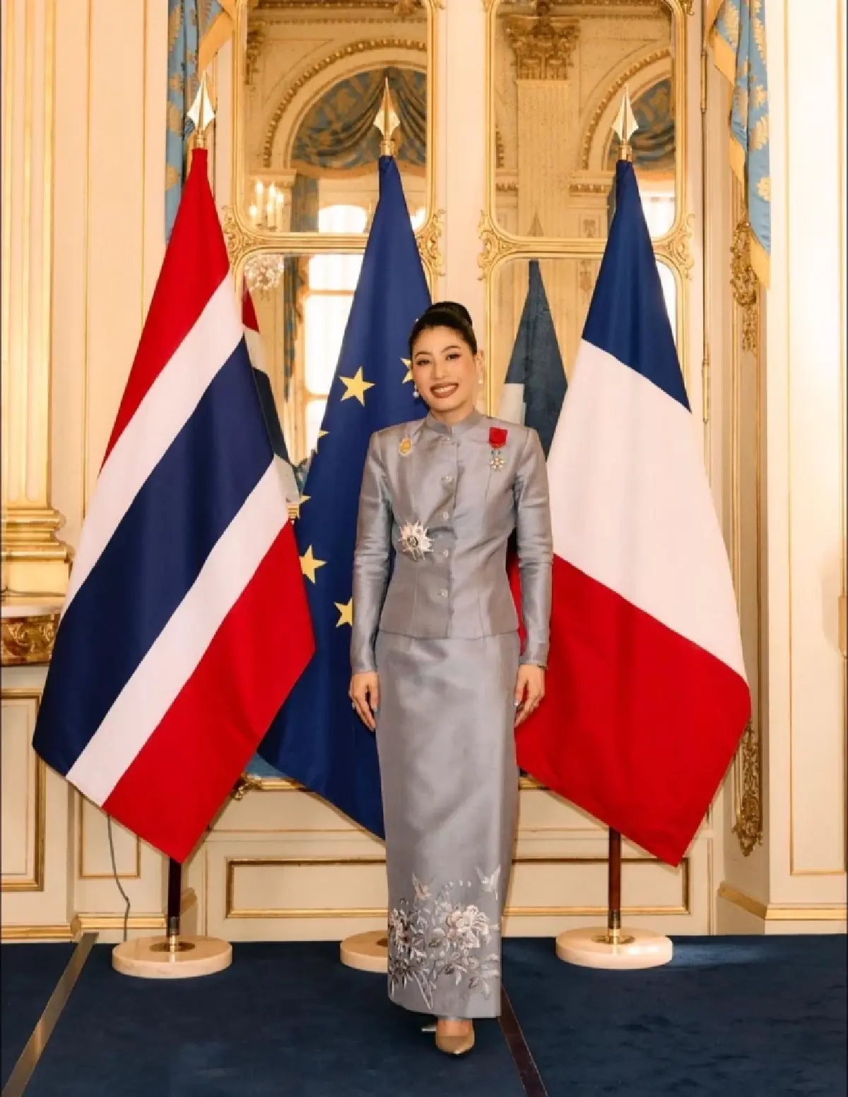 ฝรั่งเศสทูลเกล้าฯ ถวายเครื่องอิสริยาภรณ์ แด่ เจ้าฟ้าสิริวัณณวรีฯ