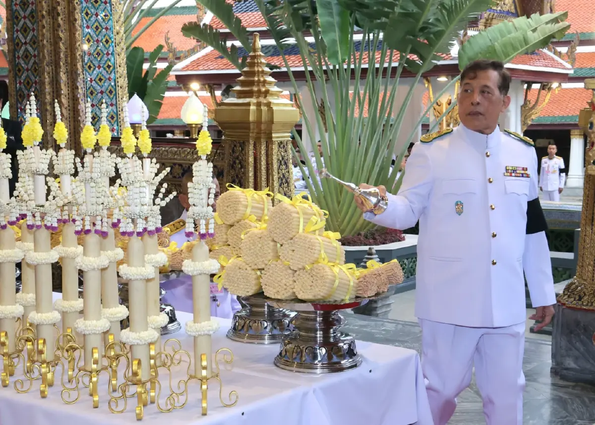 ในหลวง พระราชินี เสด็จฯ ตั้งเปรียญพระภิกษุ-สามเณร พระราชพิธีทรงบำเพ็ญพระราชกุศลวิสาขบูชา 2569