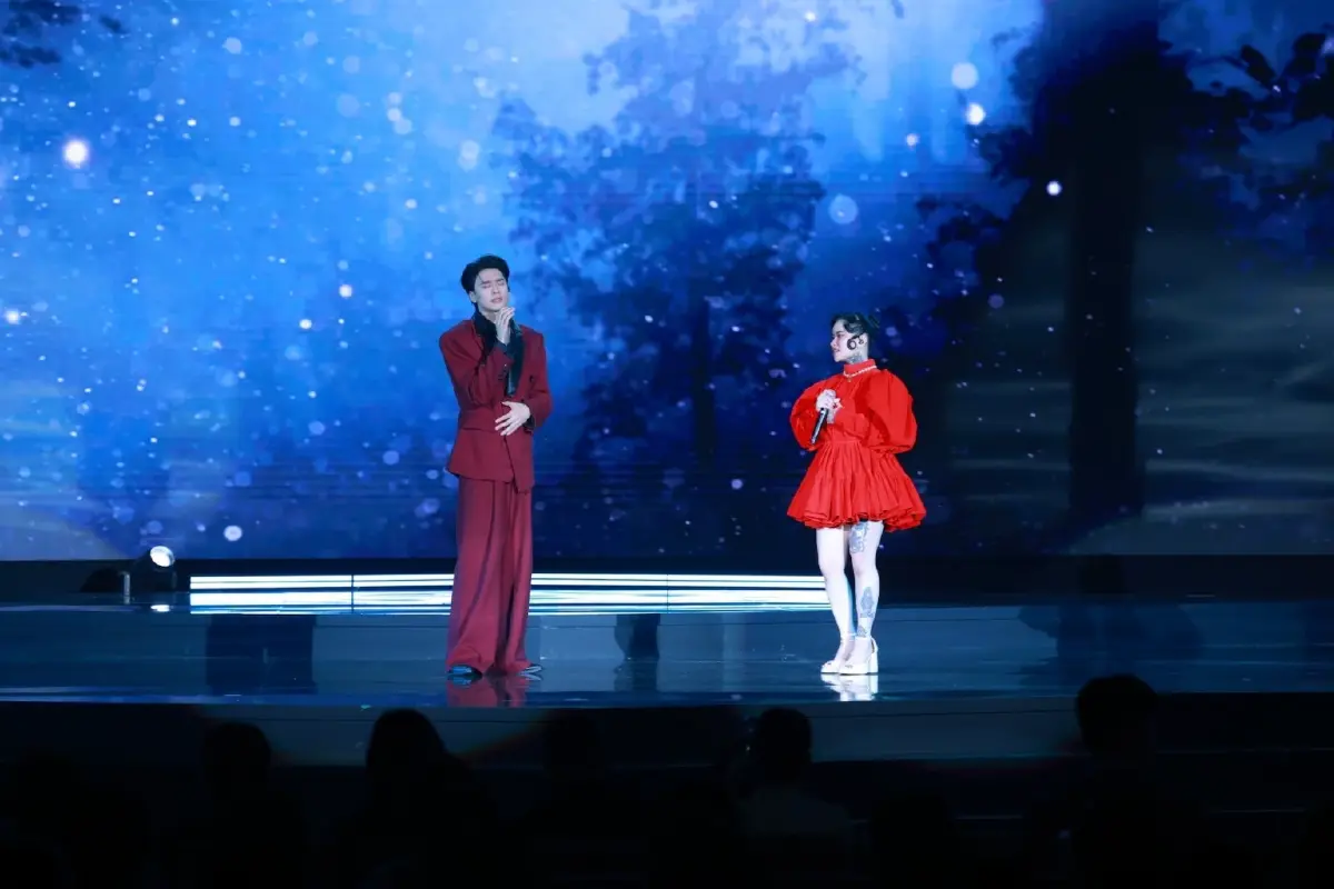 ‘เดอะสโตน’ - ‘สงคราม ส่งด่วน’ กวาดรางวัล ‘คมชัดลึก อวอร์ด’