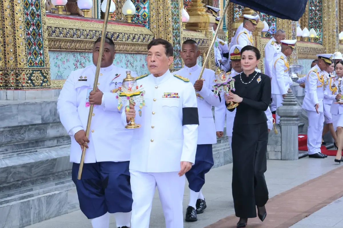 ในหลวง-พระราชินี ทรงบำเพ็ญพระราชกุศลวิสาขบูชา พุทธศักราช 2569