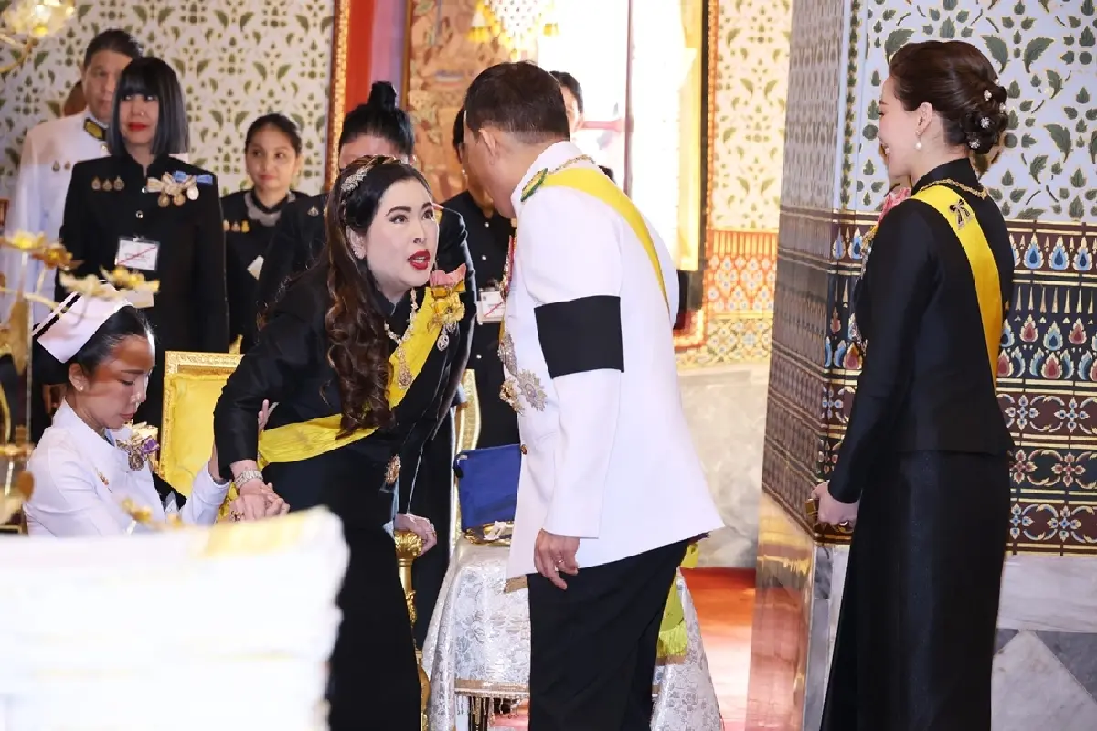 ในหลวง-พระราชินี เสด็จฯ บำเพ็ญพระราชกุศลทักษิณานุปทาน ในการพระราชพิธีฉัตรมงคล 2569