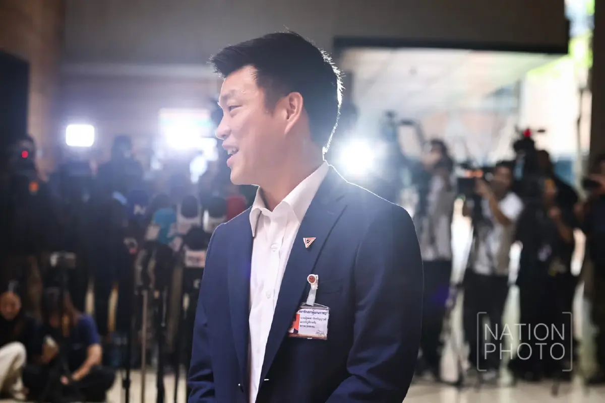 ‘เหวง-ธิดา’ สอน ‘เท้ง’ ปั้น ‘แดงพันธุ์ใหม่’ ใส่เสื้อส้ม
