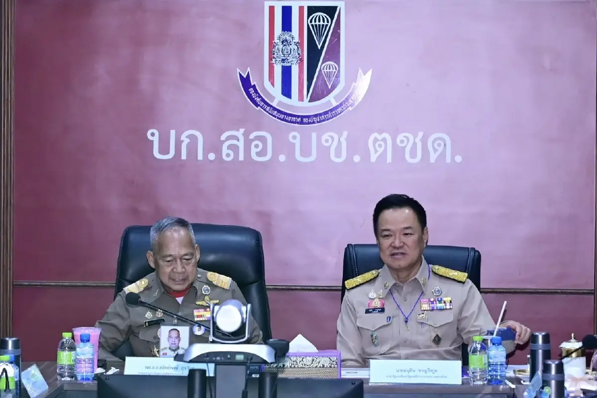 ‘พล.อ.อ.สถิตย์พงษ์’ พร้อม อนุทิน-3รมต. ลงพื้นที่เพชรบุรี ติดตามโครงการพัฒนา