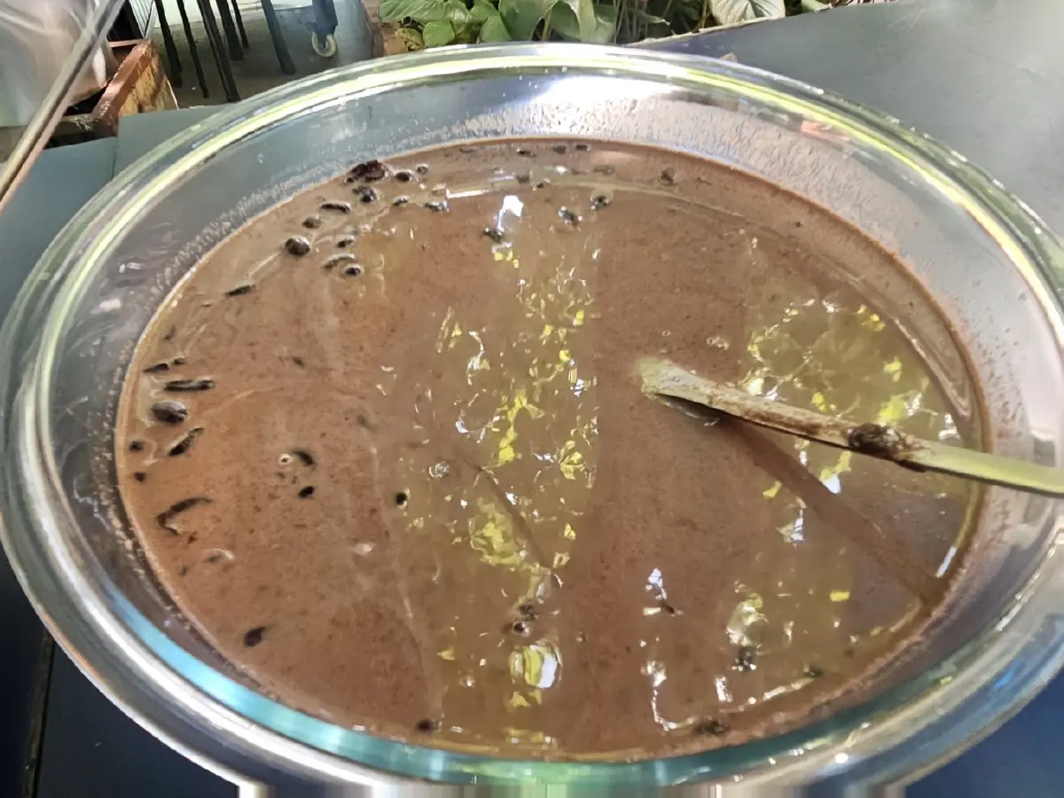 ‘บุฟเฟ่ต์ข้าวแกง' อร่อยคุ้ม 159 บาท ที่ 'ร้านครัวกลางกรุง'