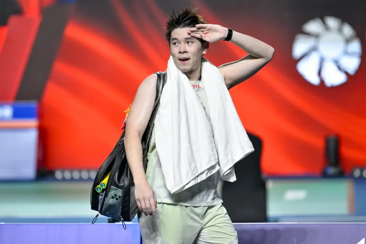 LIVE ลุ้นชิง แบดมินตัน วิว กุลวุฒิ พบ โจว เทียน เฉิง THAILAND OPEN 2026