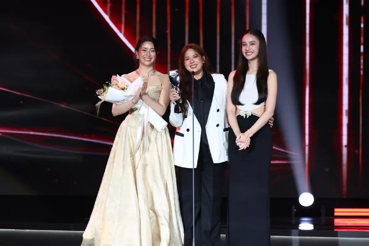 ‘เดอะสโตน’ - ‘สงคราม ส่งด่วน’ กวาดรางวัล ‘คมชัดลึก อวอร์ด’