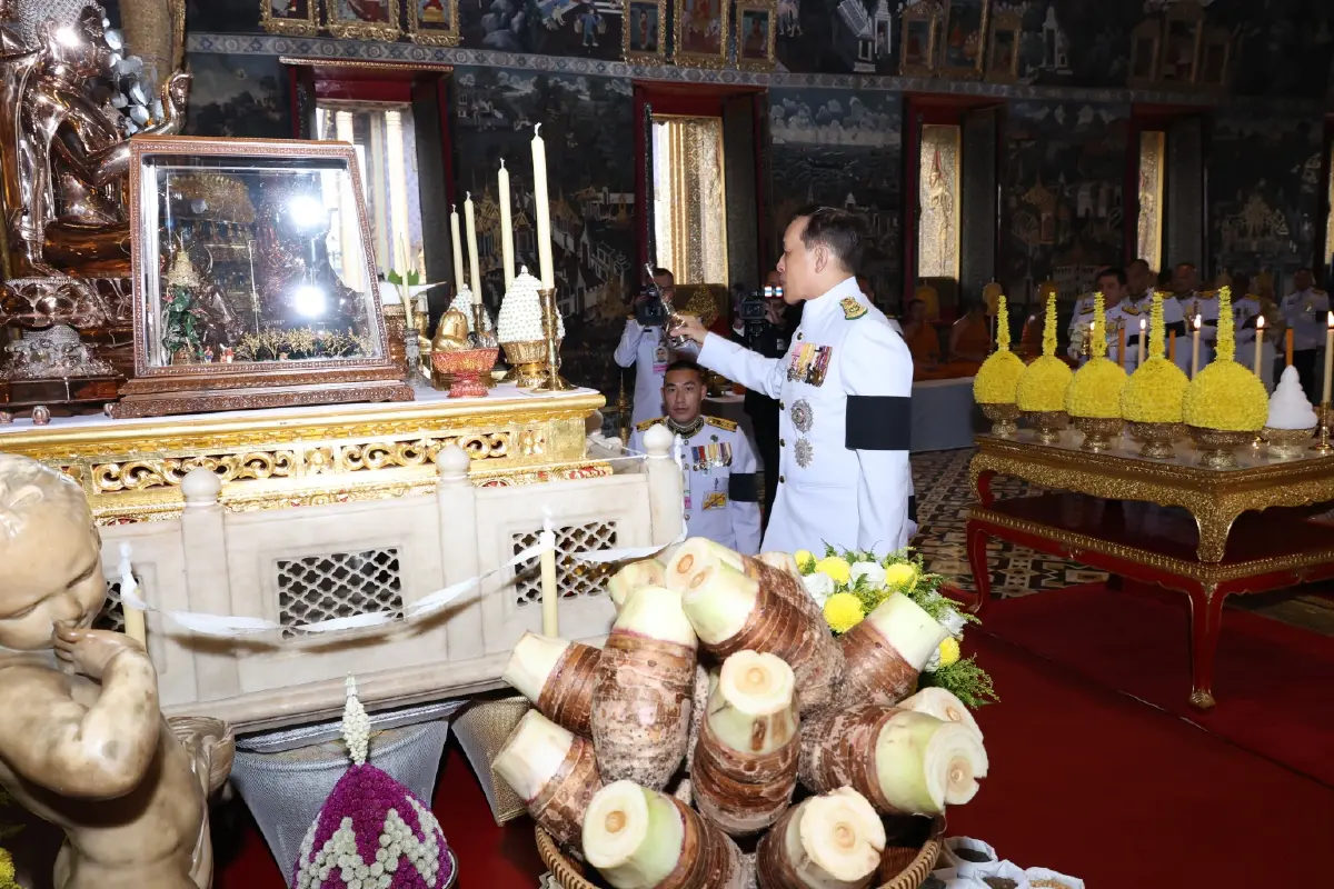 ในหลวง-พระราชินี เสด็จฯ ไปในการพระราชพิธีพืชมงคล 2569