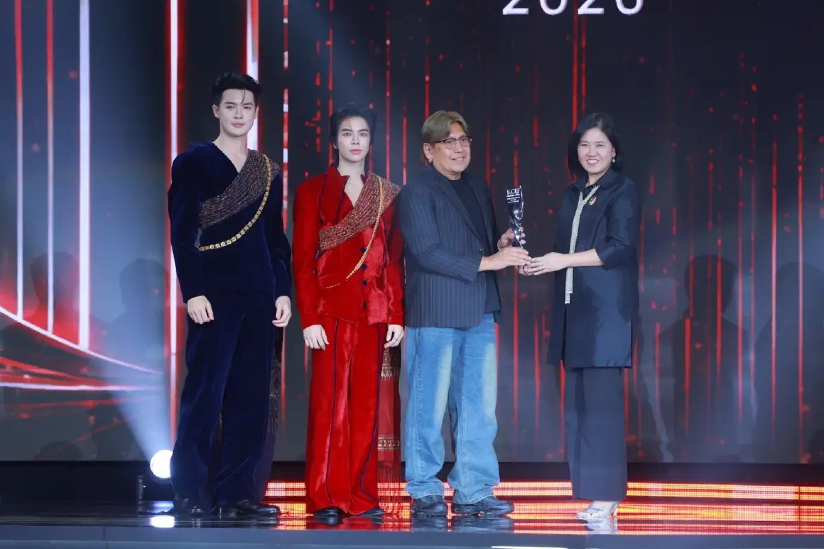 ‘เดอะสโตน’ - ‘สงคราม ส่งด่วน’ กวาดรางวัล ‘คมชัดลึก อวอร์ด’