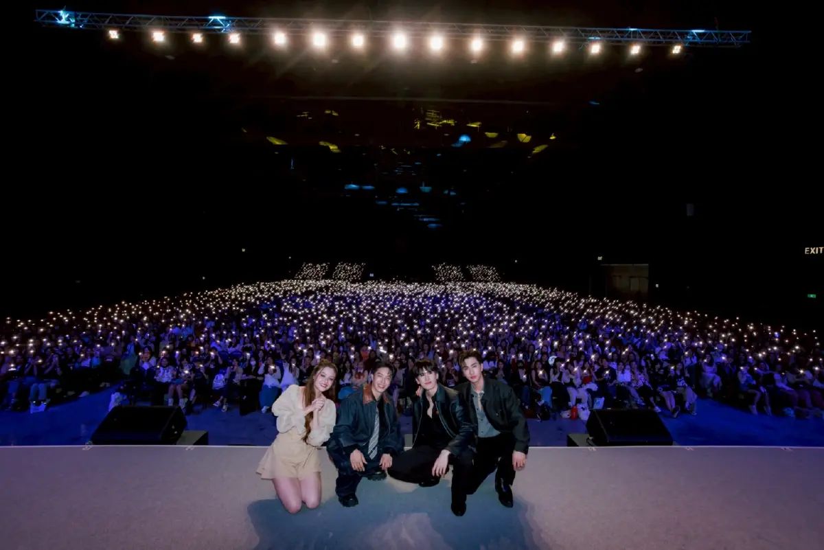 ‘เพิร์ธ-แซนต้า’ นำทีมดูซีรีส์ตอนจบ พาติดเทรนด์โลก ใน 'รักครูเท่าโลกเลย Final EP. FAN MEETING'