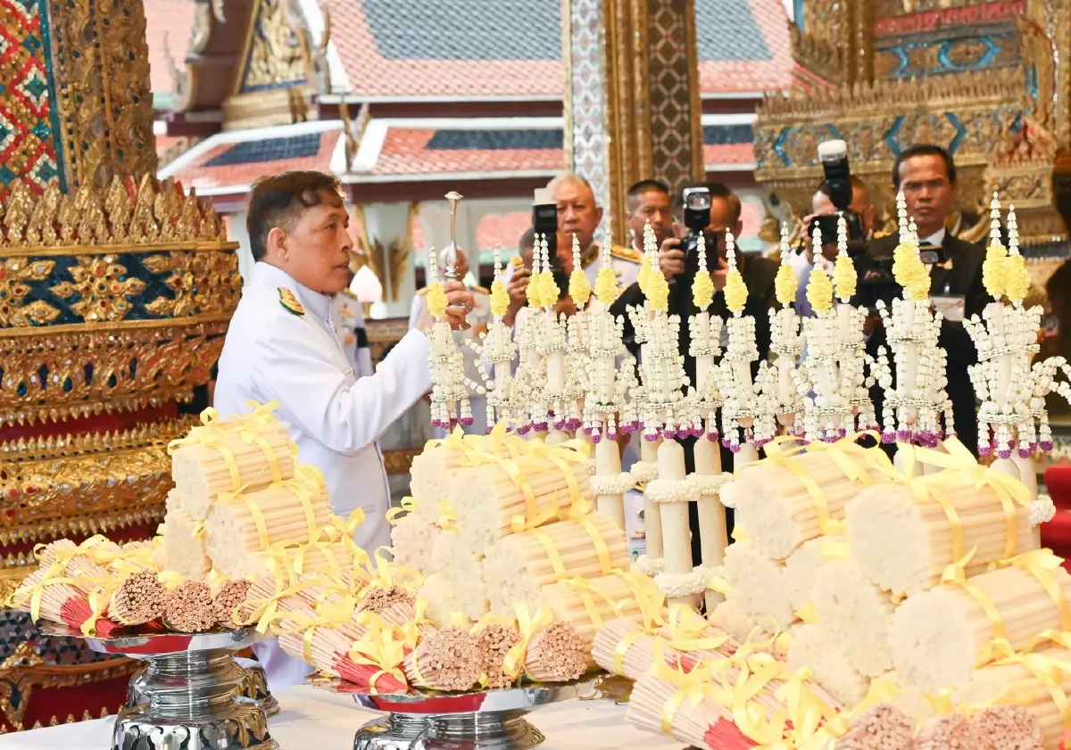 ในหลวง พระราชินี เสด็จฯ ตั้งเปรียญพระภิกษุ-สามเณร พระราชพิธีทรงบำเพ็ญพระราชกุศลวิสาขบูชา 2569