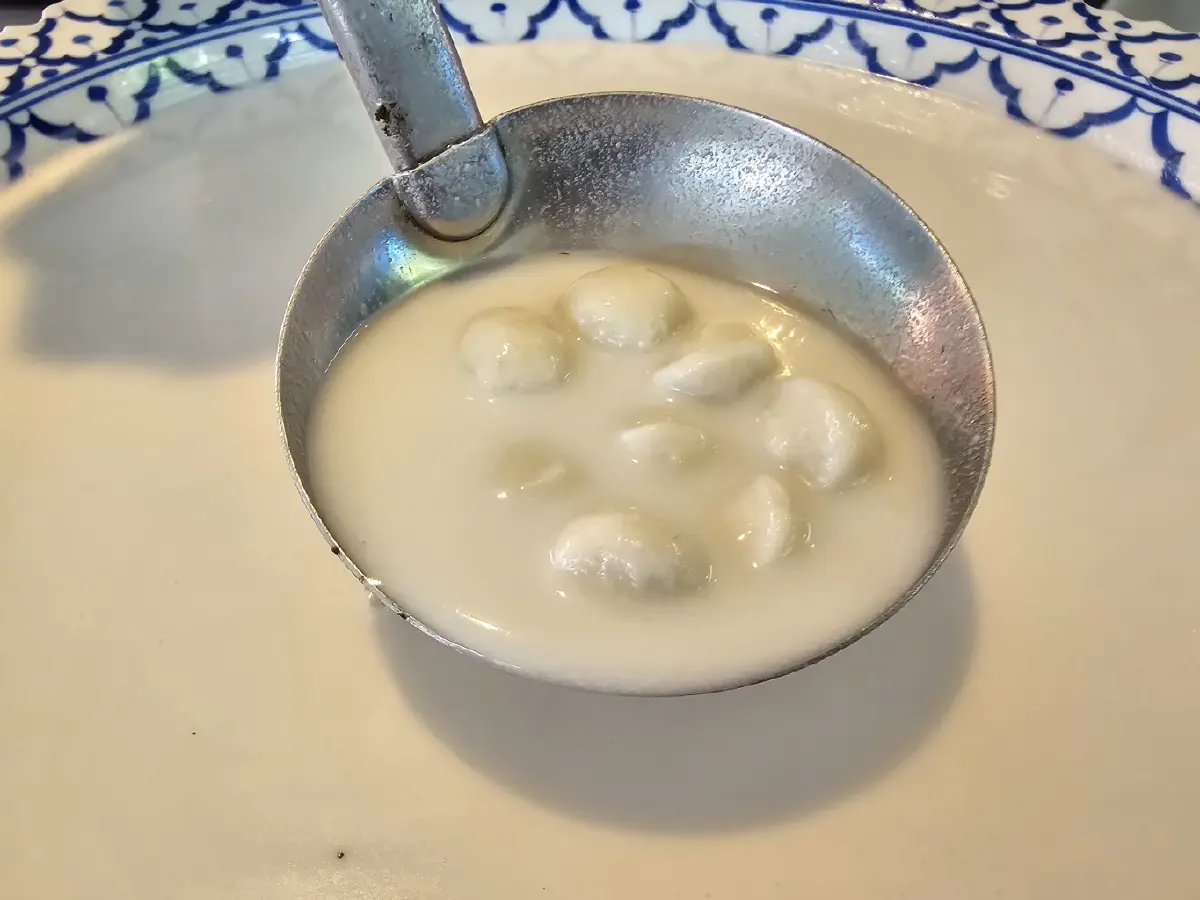 ‘บุฟเฟ่ต์ข้าวแกง' อร่อยคุ้ม 159 บาท ที่ 'ร้านครัวกลางกรุง'