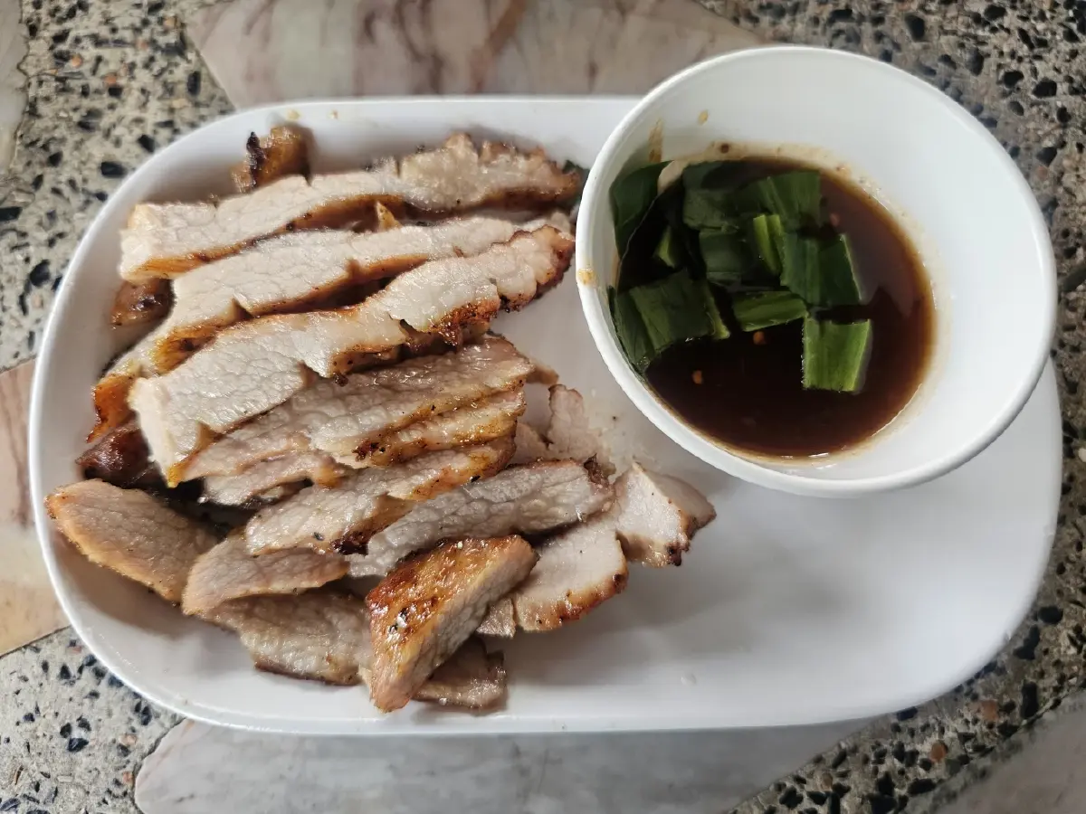 ก๋วยเตี๋ยวไก่ร้านนก by โก้-ธีรศักดิ์ ตำนาน 52 ปี 'ก๋วยเตี๋ยวไก่'