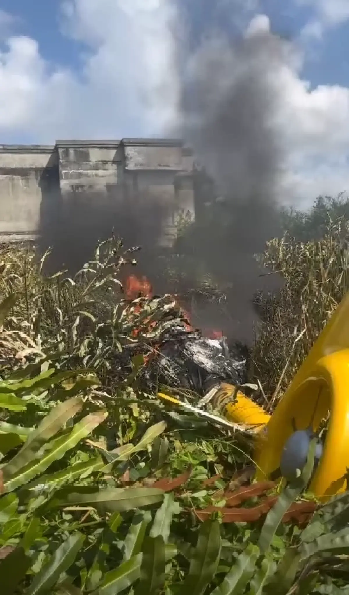 ด่วน! เฮลิคอปเตอร์ตก สมุทรปราการ นักบิน บาดเจ็บ เร่งช่วยเหลือ