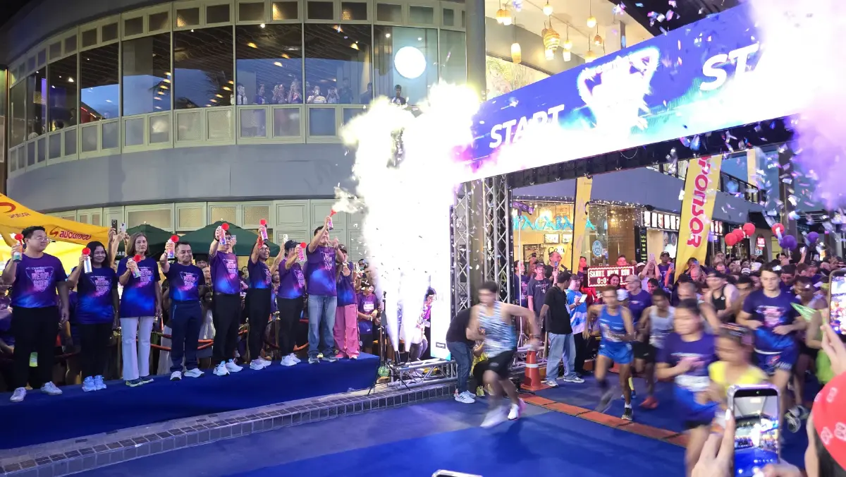 'สมุย' จัดเต็ม! วิ่งกลางคืนบนชายหาด 'Samui Neon Run 2026' กว่า 3,000 คน