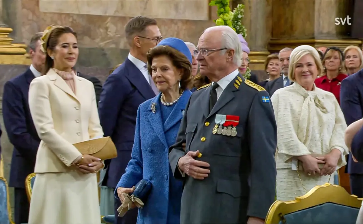 พระเจ้าอยู่หัว-พระราชินี ทรงร่วมงานถวายพระกระยาหารค่ำ ในพระราชพิธี 80 พรรษา พระราชาธิบดีคาร์ลที่ 16 กุสตาฟแห่งสวีเดน
