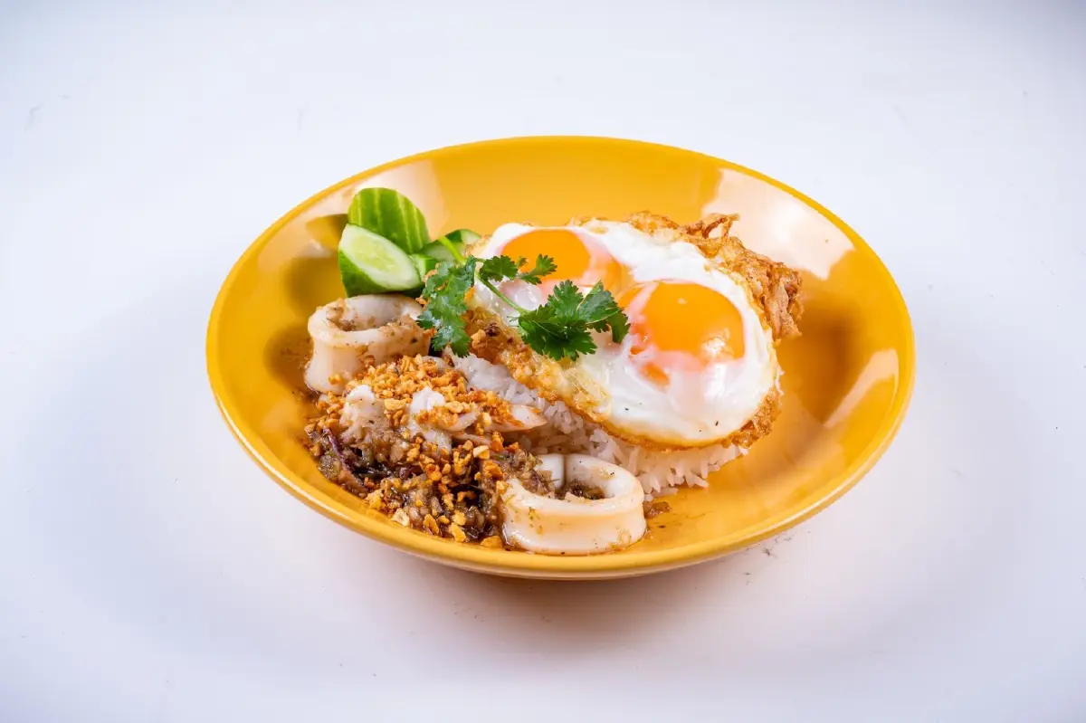 ‘สามชั้นทอดน้ำปลา’ ที่ ‘ร้านฤดี’ (RUDY) เค็ม มัน กรอบ รสชาติถูกใจ