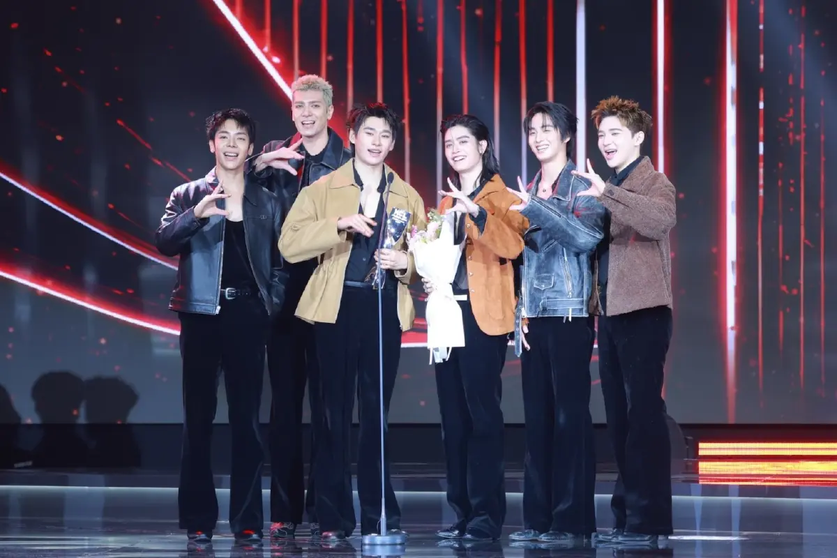 ‘เดอะสโตน’ - ‘สงคราม ส่งด่วน’ กวาดรางวัล ‘คมชัดลึก อวอร์ด’