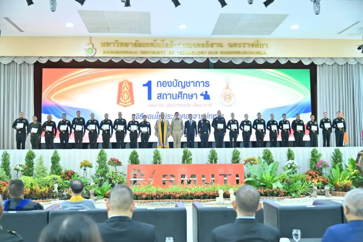 'รมว.กห.' ปลื้ม 24 พลทหาร ต้นแบบ นโยบายรัฐบาล สู่ทหารอาสา