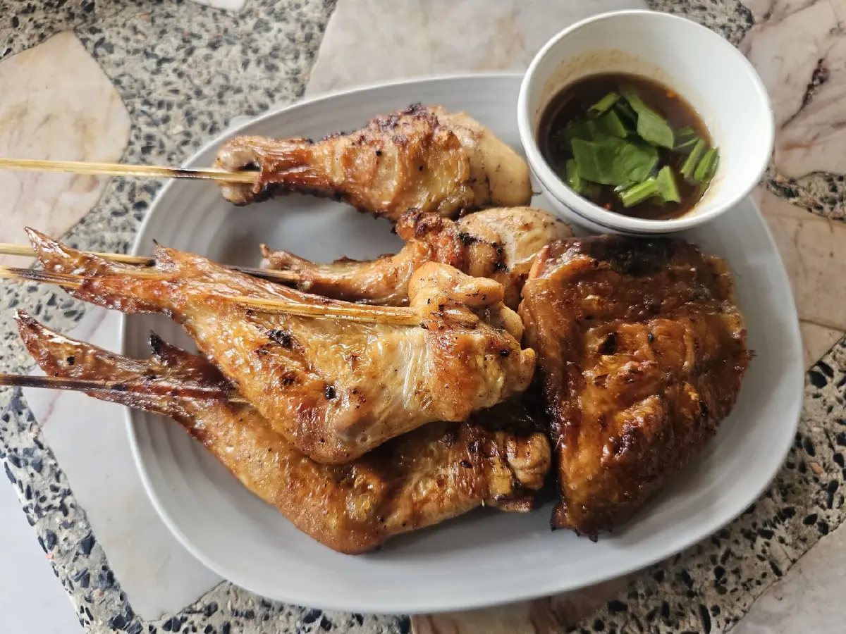 ก๋วยเตี๋ยวไก่ร้านนก by โก้-ธีรศักดิ์ ตำนาน 52 ปี 'ก๋วยเตี๋ยวไก่'