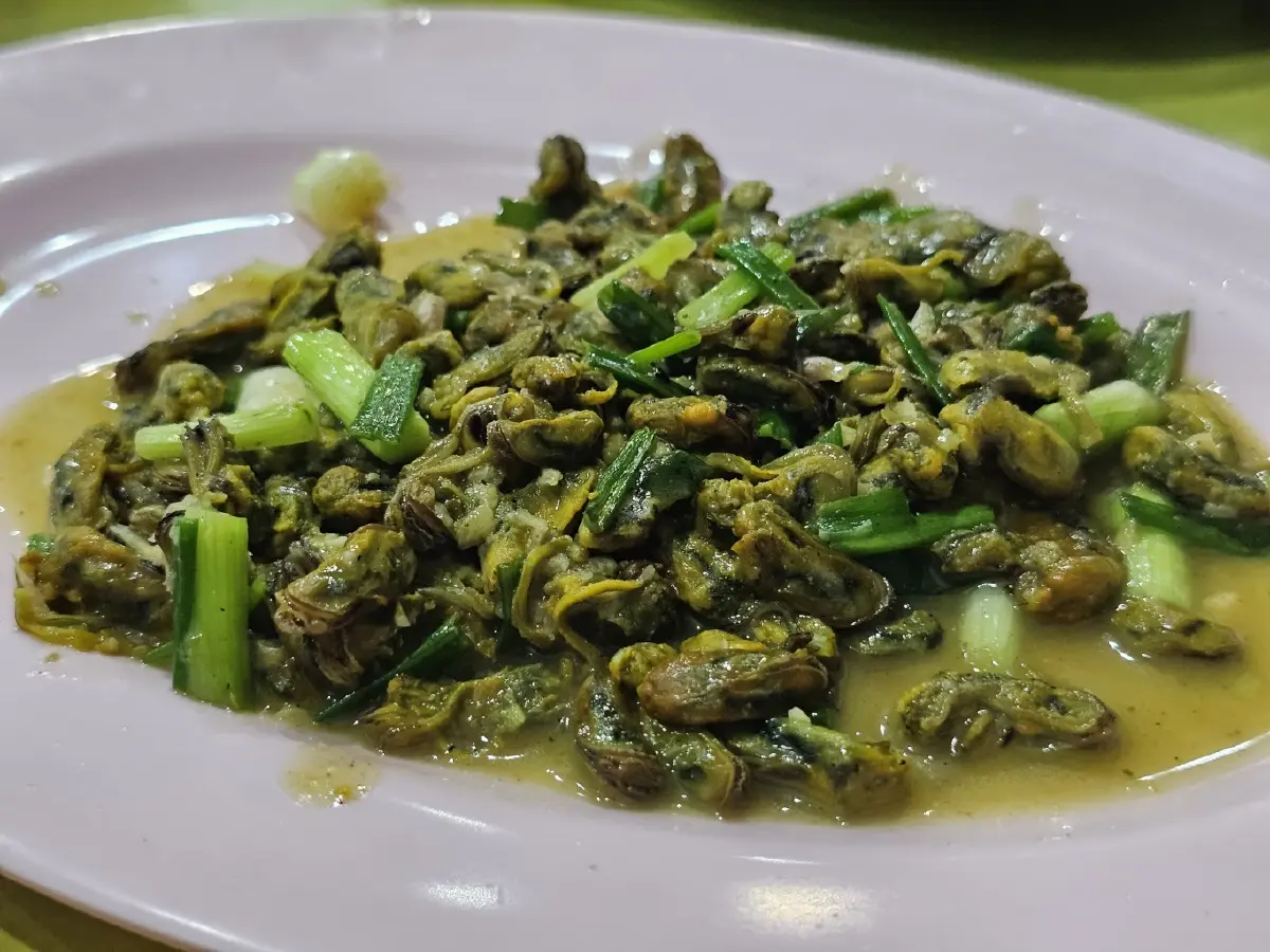 ‘มะระผัดไข่’ รสชาติถูกใจที่ ‘กอชุนฮวด’ ร้านข้าวต้ม มิชลิน 4 ปีซ้อน