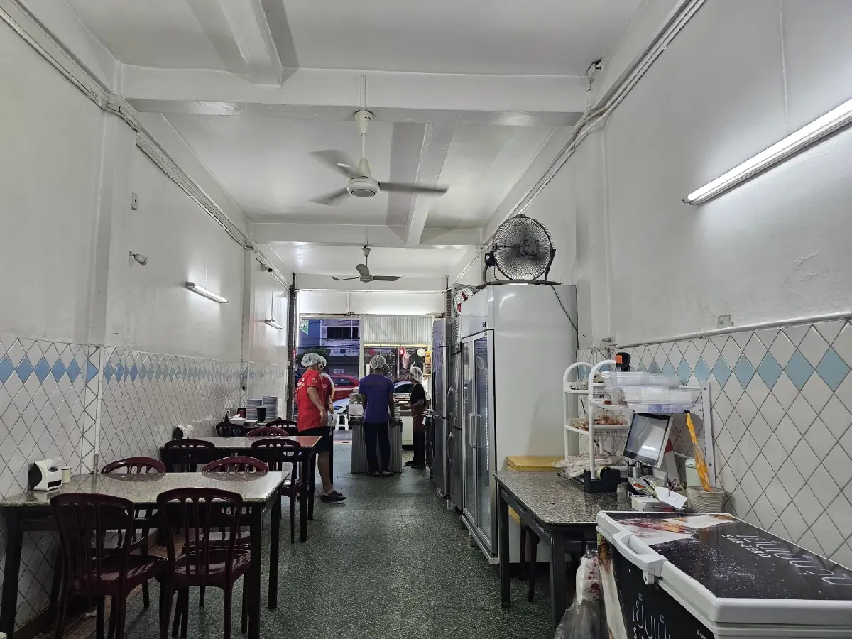 ‘มะระผัดไข่’ รสชาติถูกใจที่ ‘กอชุนฮวด’ ร้านข้าวต้ม มิชลิน 4 ปีซ้อน