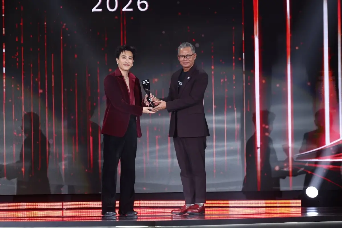 ‘เดอะสโตน’ - ‘สงคราม ส่งด่วน’ กวาดรางวัล ‘คมชัดลึก อวอร์ด’