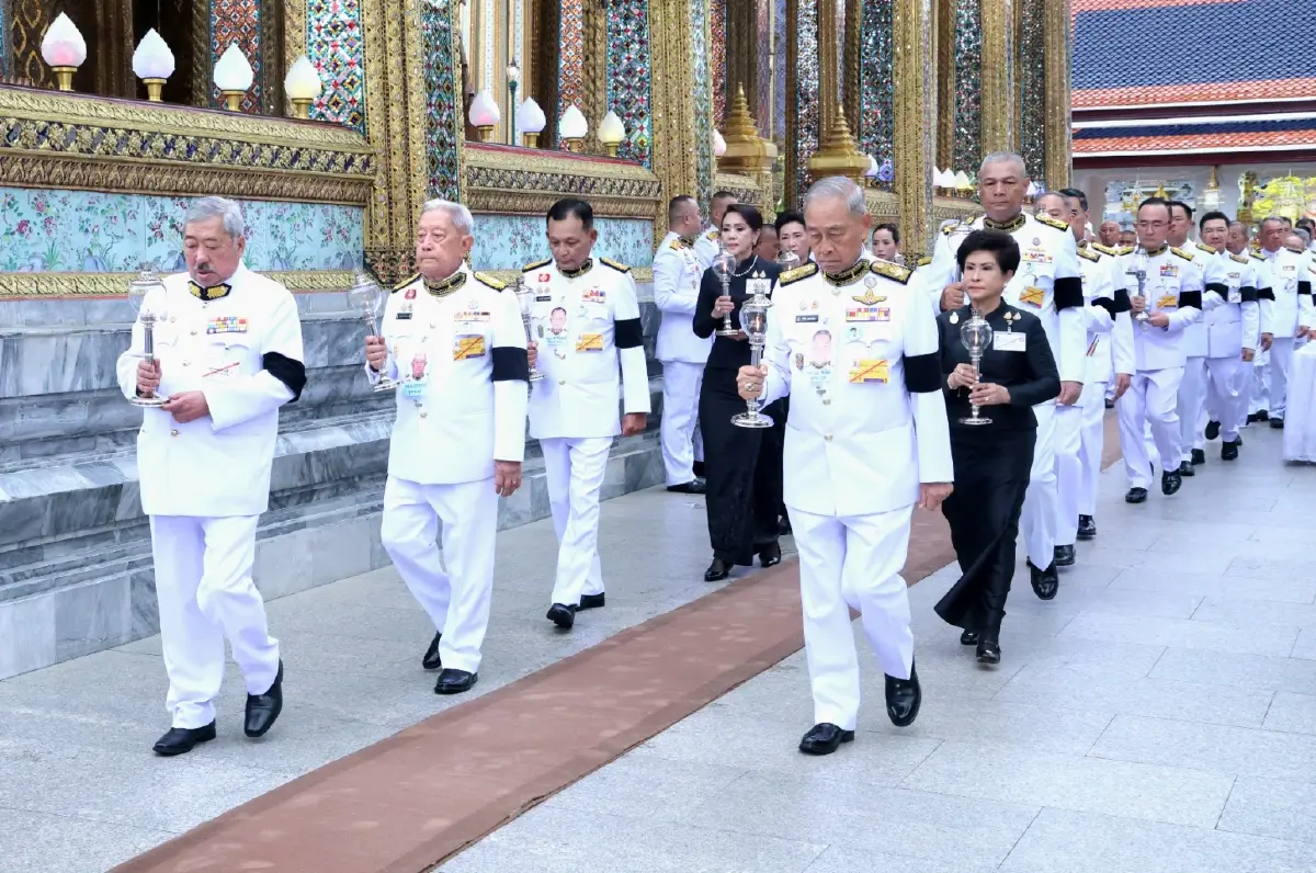 ในหลวง-พระราชินี ทรงบำเพ็ญพระราชกุศลวิสาขบูชา พุทธศักราช 2569
