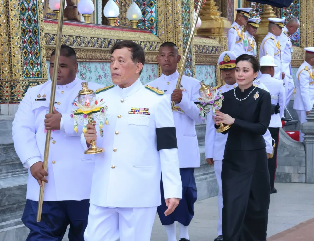 ในหลวง-พระราชินี ทรงบำเพ็ญพระราชกุศลวิสาขบูชา พุทธศักราช 2569