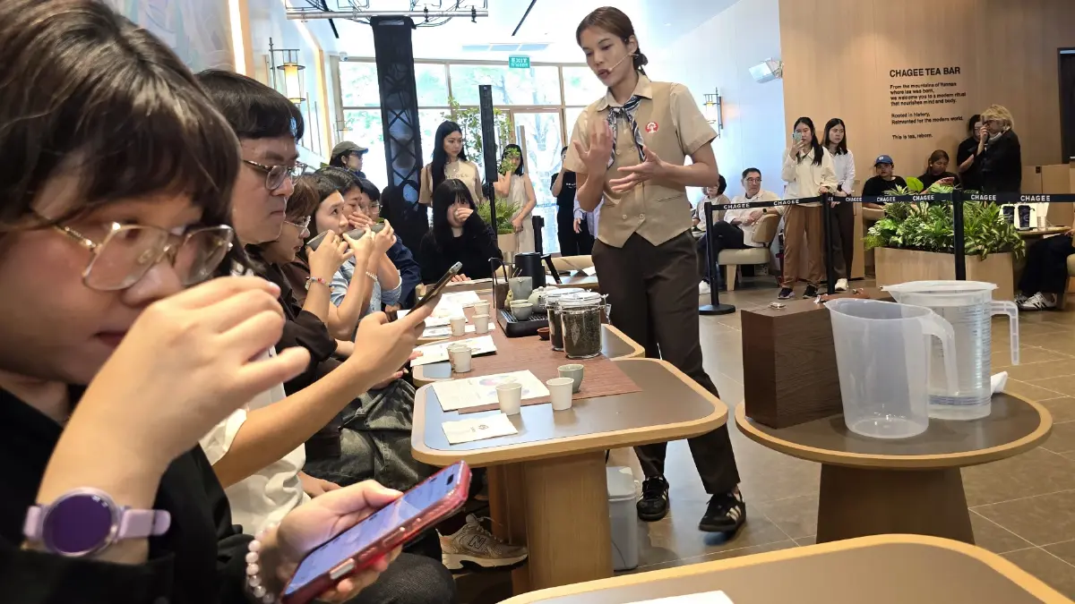 ต้อนรับ ‘วันชาสากล’ ด้วยการเรียนรู้ ‘ศิลปะการชงชา’