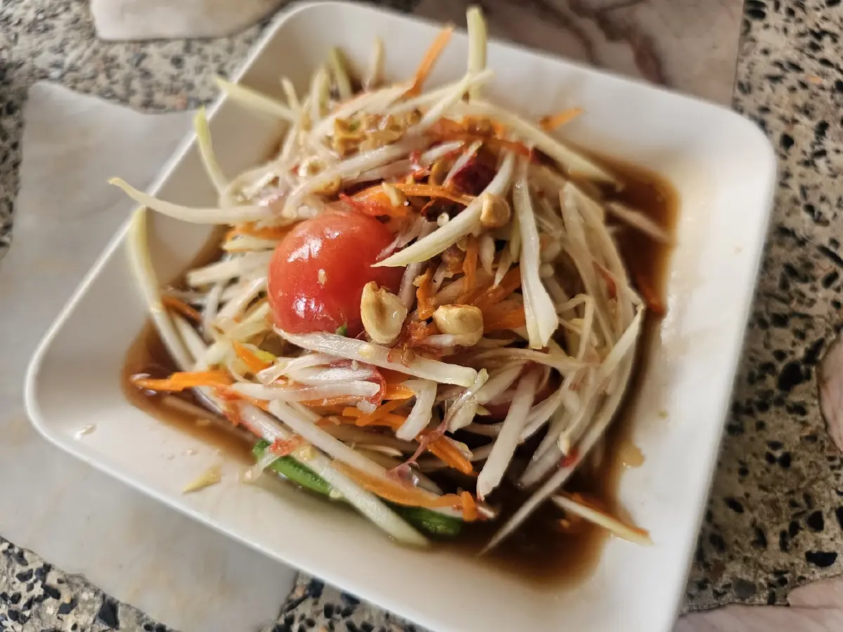ก๋วยเตี๋ยวไก่ร้านนก by โก้-ธีรศักดิ์ ตำนาน 52 ปี 'ก๋วยเตี๋ยวไก่'