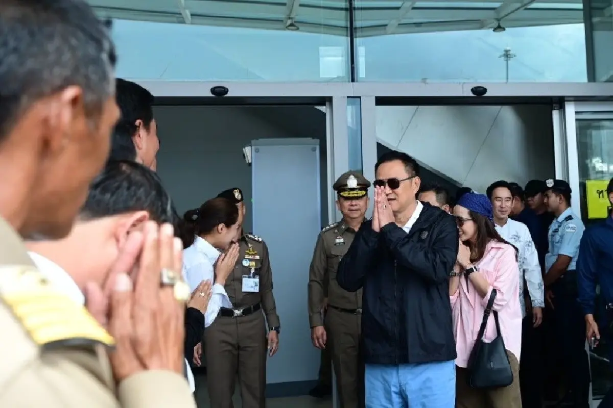 ‘อนุทิน’ ลงพื้นที่ภูเก็ต ตรวจราชการ แก้ปัญหารุกที่หาดบางเทา-หาดฟรีด้อม