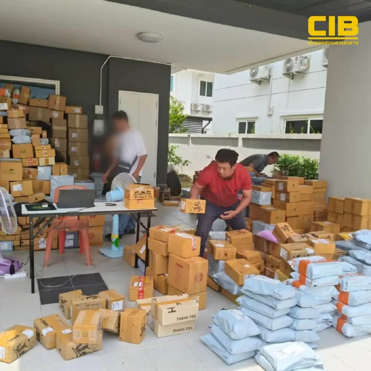 หนีภาษี 14 ล้าน บุกตรวจยึดบุหรี่เถื่อนล็อตใหญ่ คาบริษัทขนส่งฯสงขลา