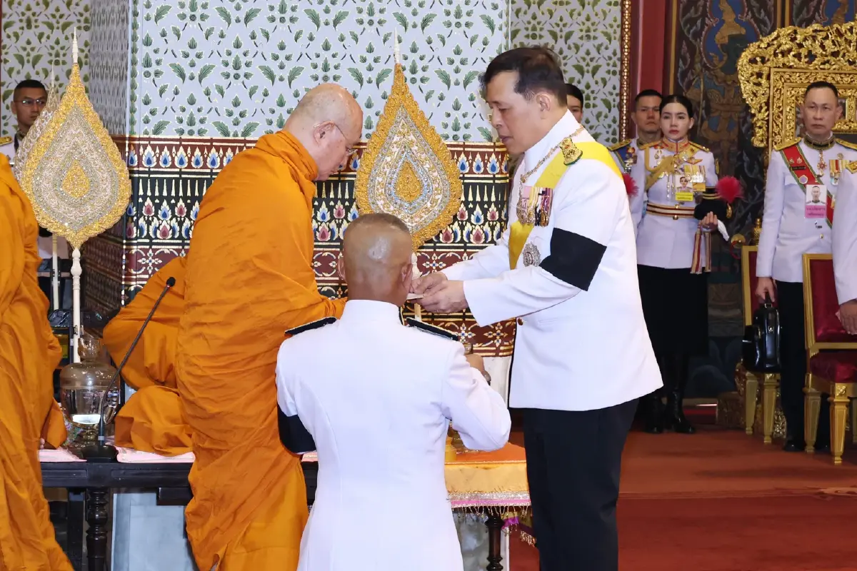 ในหลวง-พระราชินี เสด็จฯ ไปในการพระราชพิธีฉัตรมงคล พุทธศักราช 2569