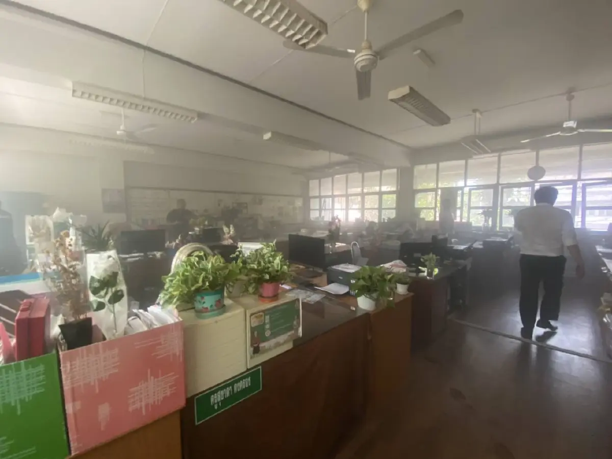ด่วน! เกิดเหตุ ไฟไหม้โรงเรียนชัยนาทพิทยาคม เร่งอพยพนักเรียนวุ่น