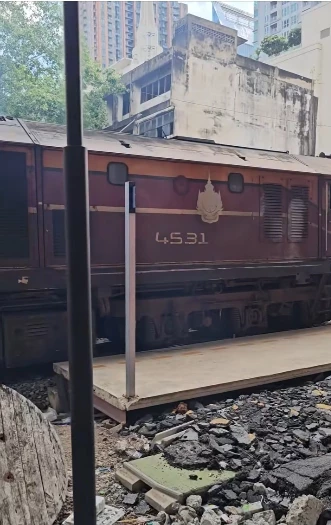 ด่วน! เกิดอุบัติเหตุ รถไฟชนรถเมล์ ไฟลุกท่วม เสียชีวิตหลายราย หลีกเลี่ยงเส้นทาง