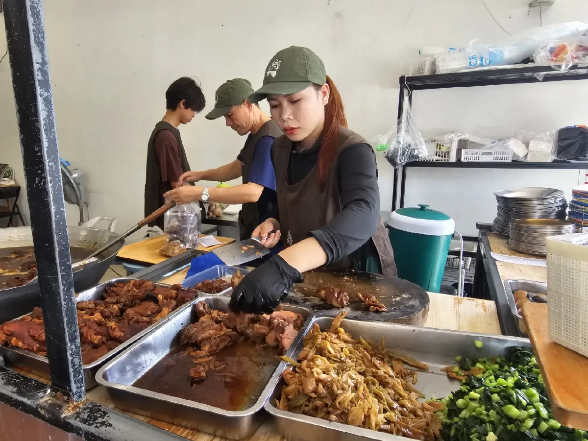 'ขาหมูบ้านไร่' อร่อยแบบไทยๆ เนื้อ-หนัง เปื่อยนุ่ม ชุ่มฉ่ำ