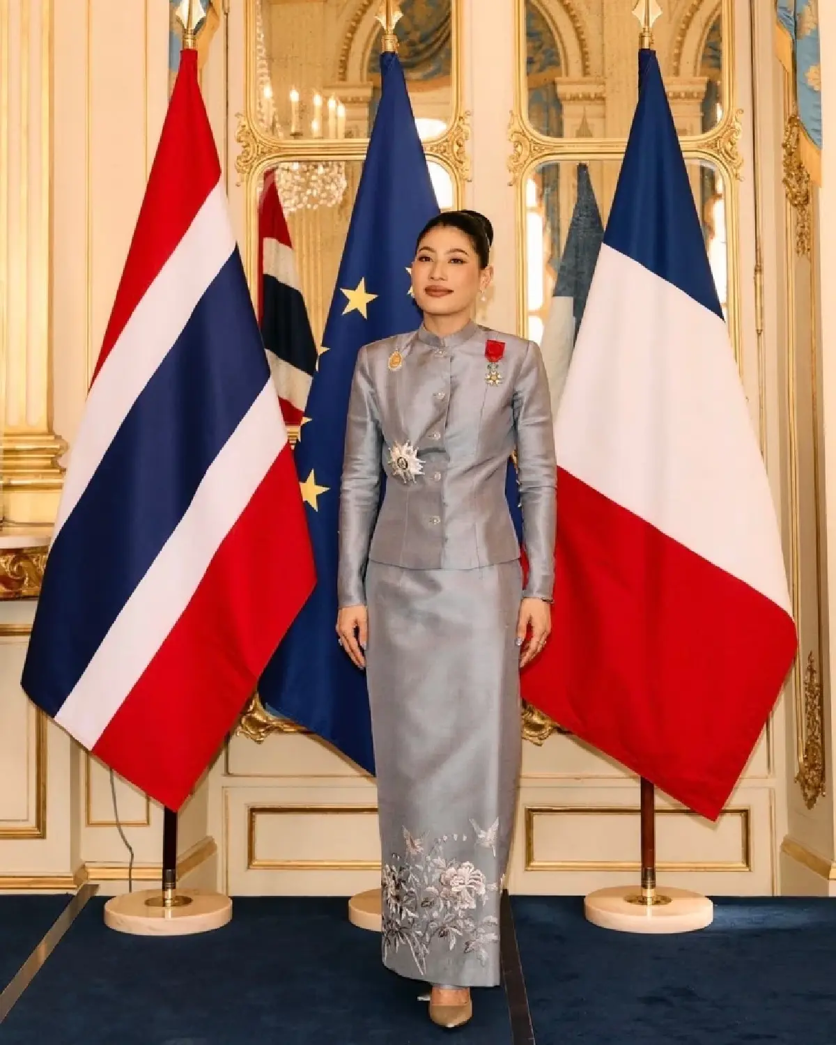 ฝรั่งเศสทูลเกล้าฯ ถวายเครื่องอิสริยาภรณ์ แด่ เจ้าฟ้าสิริวัณณวรีฯ