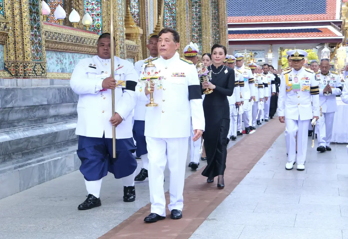 ในหลวง-พระราชินี ทรงบำเพ็ญพระราชกุศลวิสาขบูชา พุทธศักราช 2569