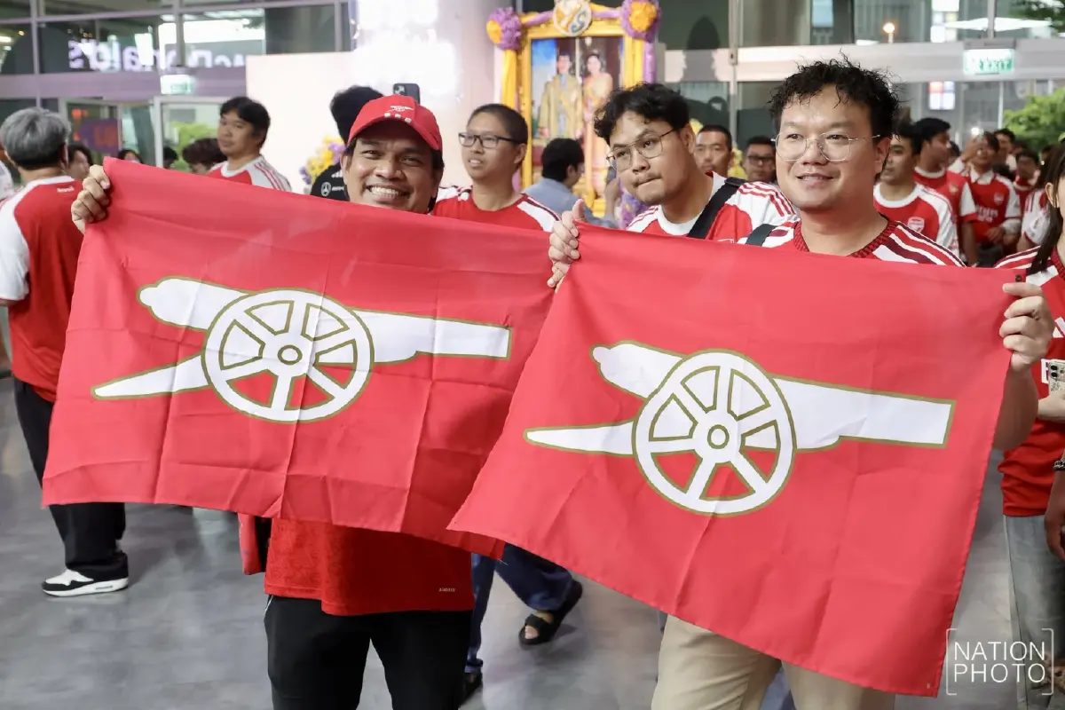 แฟนปืนใหญ่ไทยจัดใหญ่ ฉลองแชมป์พรีเมียร์ลีกรอบ 22 ปี พร้อมรวมพลังเชียร์นัดชิง UCL คืนนี้