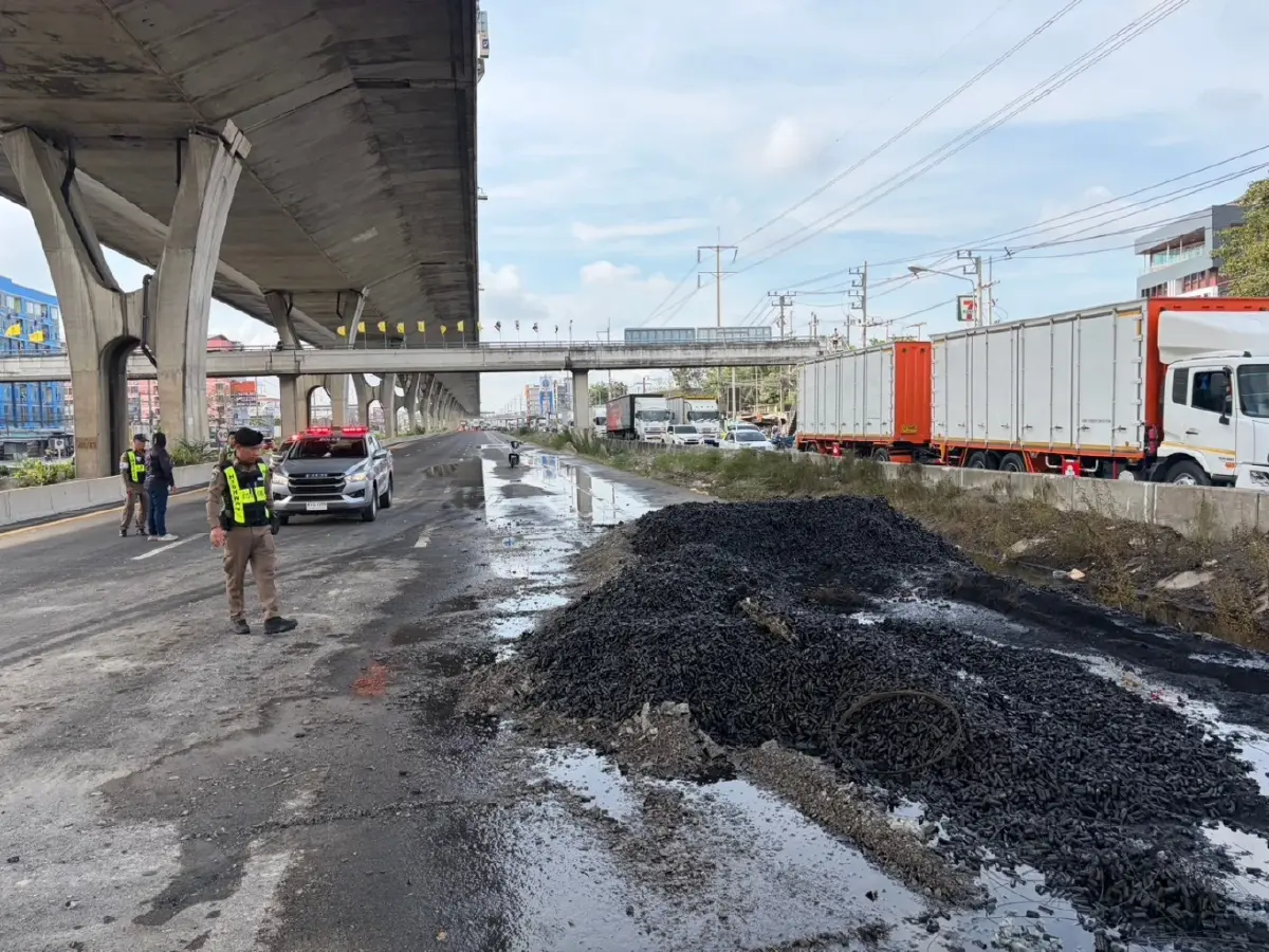 ปิดถนนบางนา-ตราด กม.40 ไฟไหม้รถแบตเตอรี่ลิเธียม เสี่ยงกระทบทางด่วน