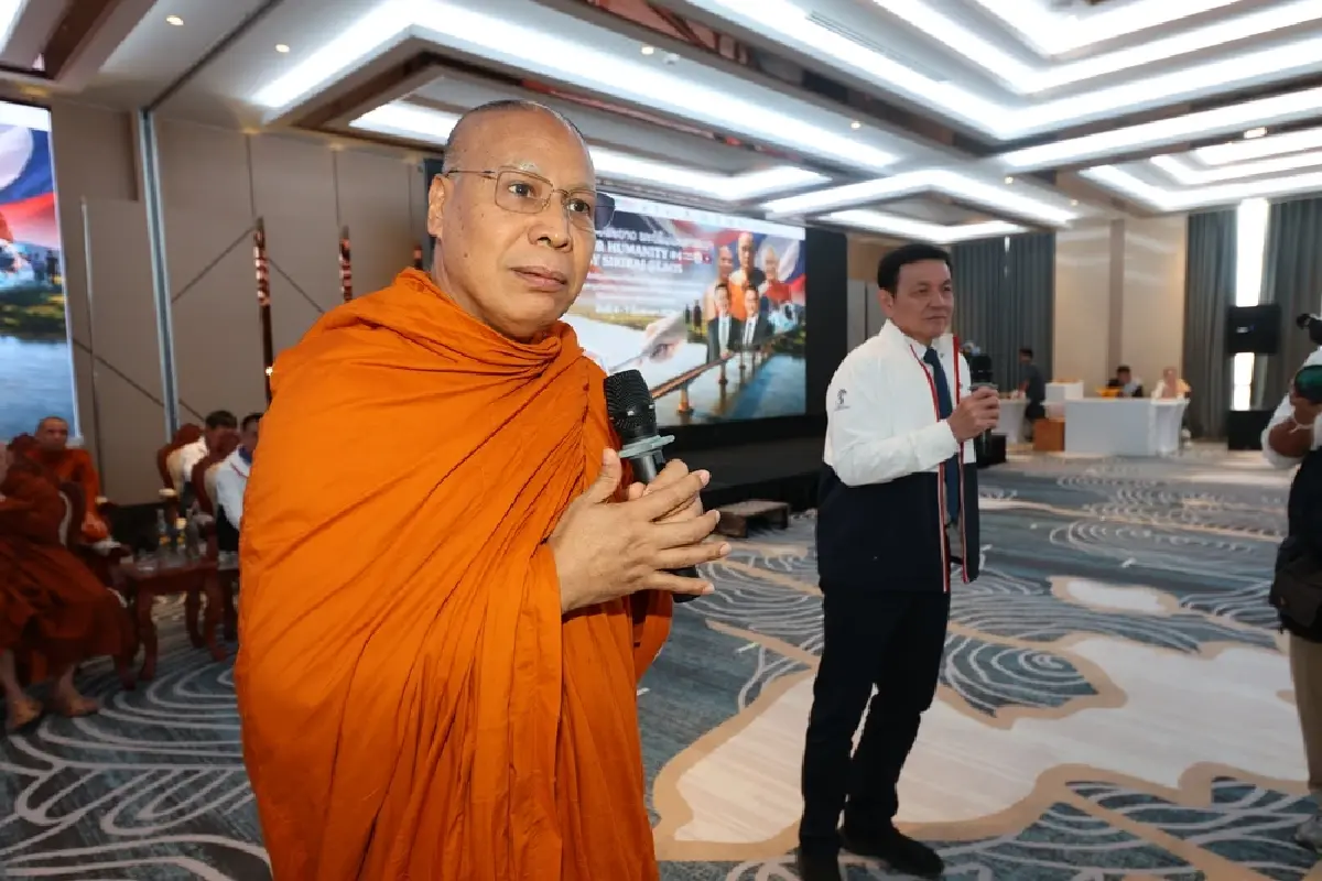 ศิริราช สำเร็จภารกิจ ผ่าตัดข้อเข่า-สะโพก ผู้ป่วยด้อยโอกาสลาว 50 ราย กระชับสัมพันธ์ 75 ปี