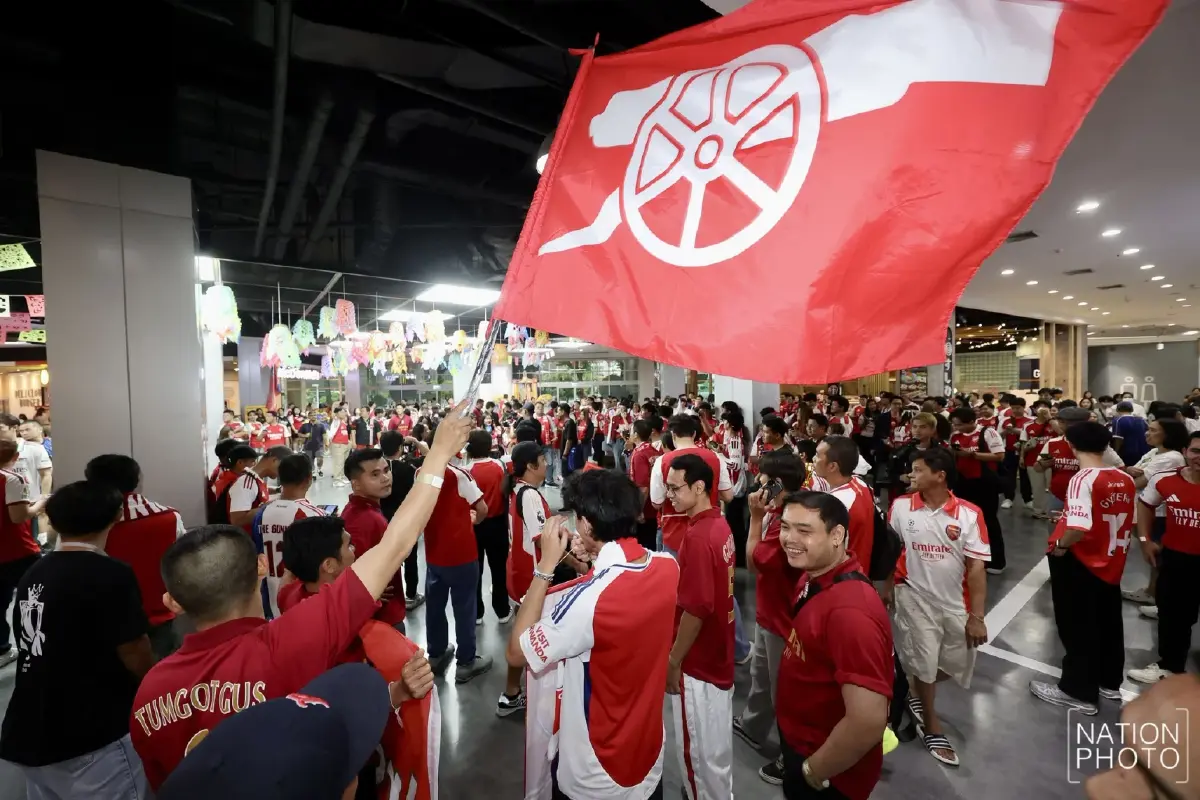 แฟนปืนใหญ่ไทยจัดใหญ่ ฉลองแชมป์พรีเมียร์ลีกรอบ 22 ปี พร้อมรวมพลังเชียร์นัดชิง UCL คืนนี้
